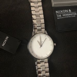 New Nixon Kensington Watch with tags
